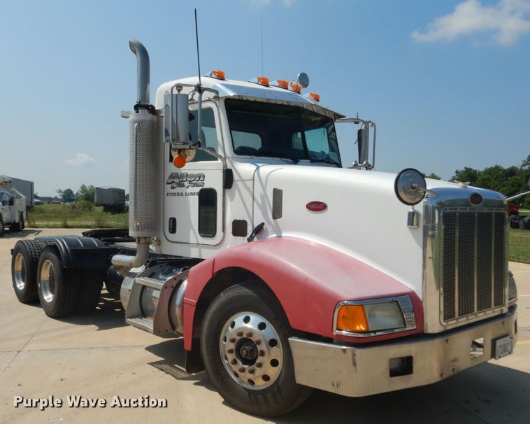 image for item GV9098 2006 Peterbilt 385  semi truck