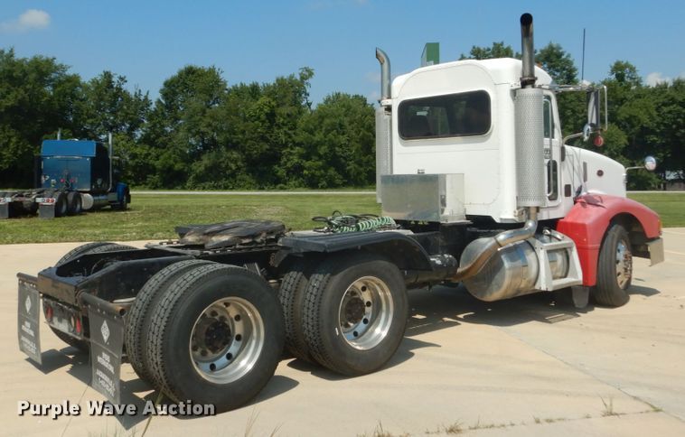 image for item GV9098 2006 Peterbilt 385  semi truck