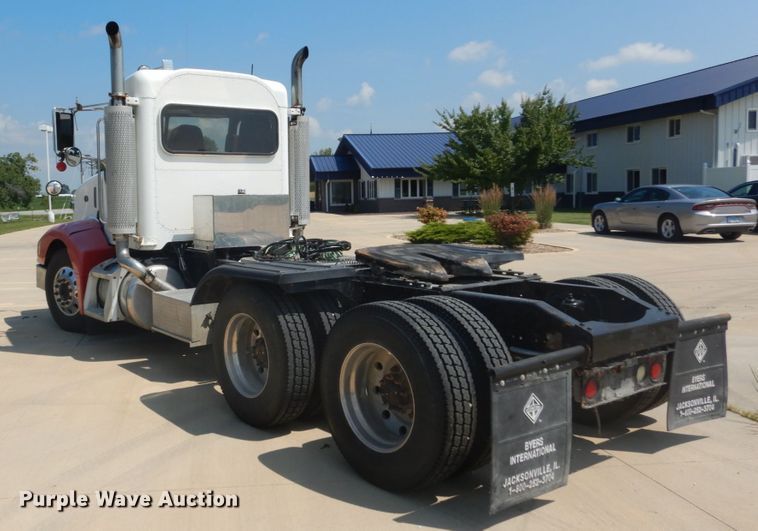 image for item GV9098 2006 Peterbilt 385  semi truck