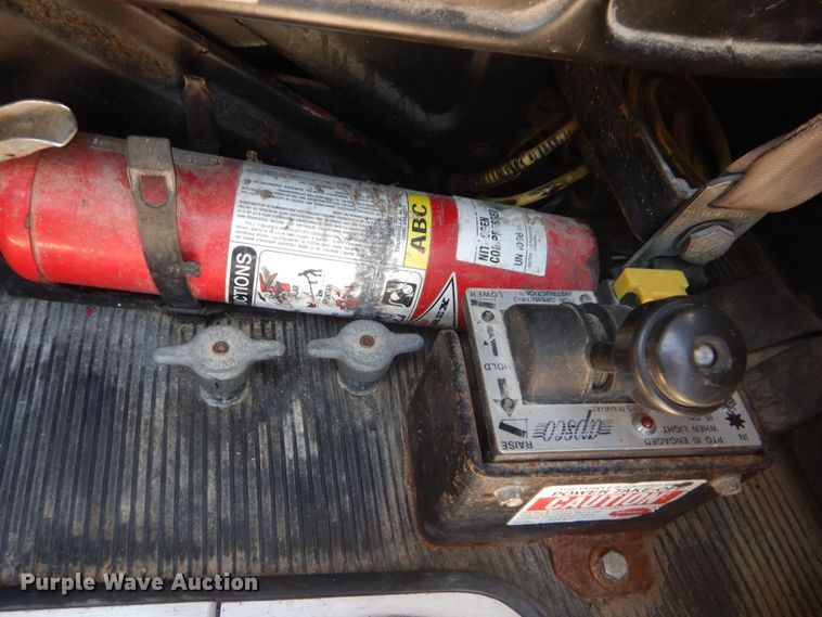 image for item GV9098 2006 Peterbilt 385  semi truck