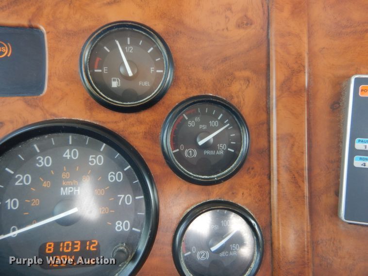 image for item GV9098 2006 Peterbilt 385  semi truck