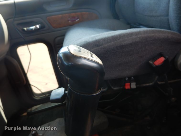 image for item GV9098 2006 Peterbilt 385  semi truck