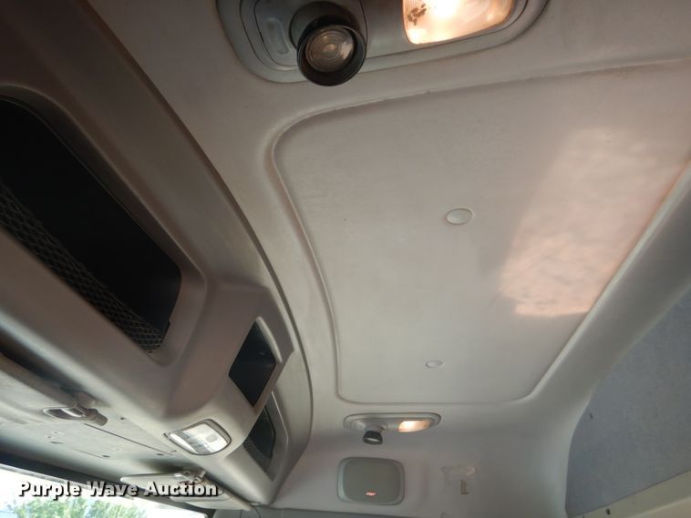 image for item GV9098 2006 Peterbilt 385  semi truck