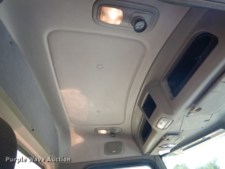 image for item GV9098 2006 Peterbilt 385  semi truck