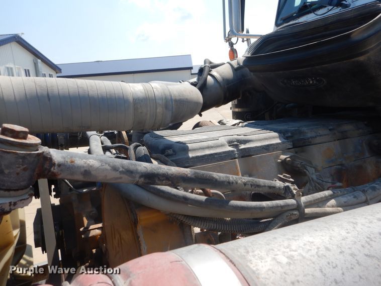 image for item GV9098 2006 Peterbilt 385  semi truck