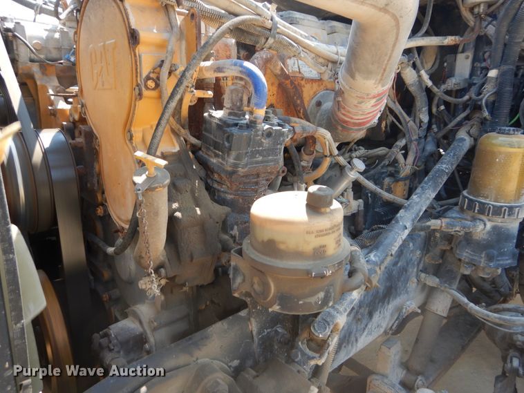 image for item GV9098 2006 Peterbilt 385  semi truck