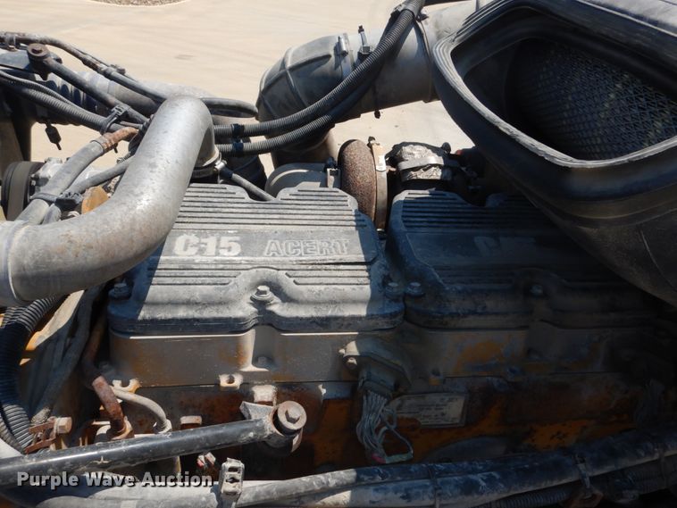 image for item GV9098 2006 Peterbilt 385  semi truck