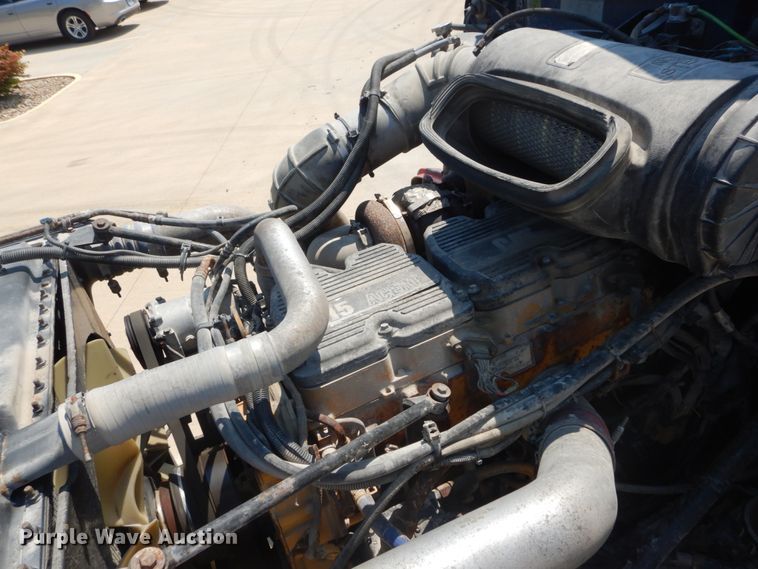 image for item GV9098 2006 Peterbilt 385  semi truck