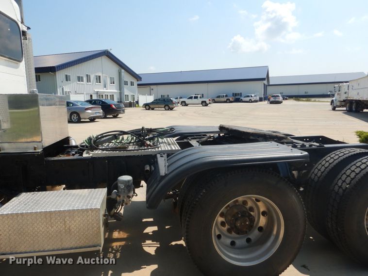 image for item GV9098 2006 Peterbilt 385  semi truck