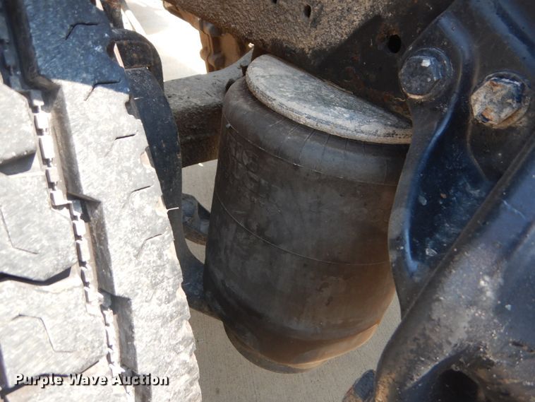 image for item GV9098 2006 Peterbilt 385  semi truck