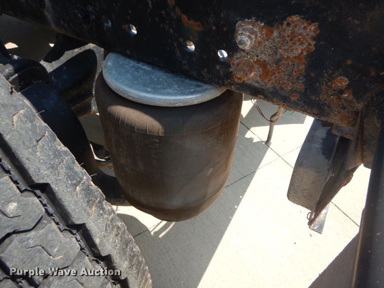 image for item GV9098 2006 Peterbilt 385  semi truck