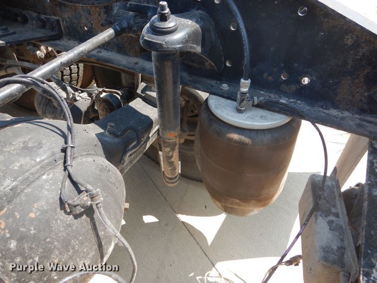 image for item GV9098 2006 Peterbilt 385  semi truck