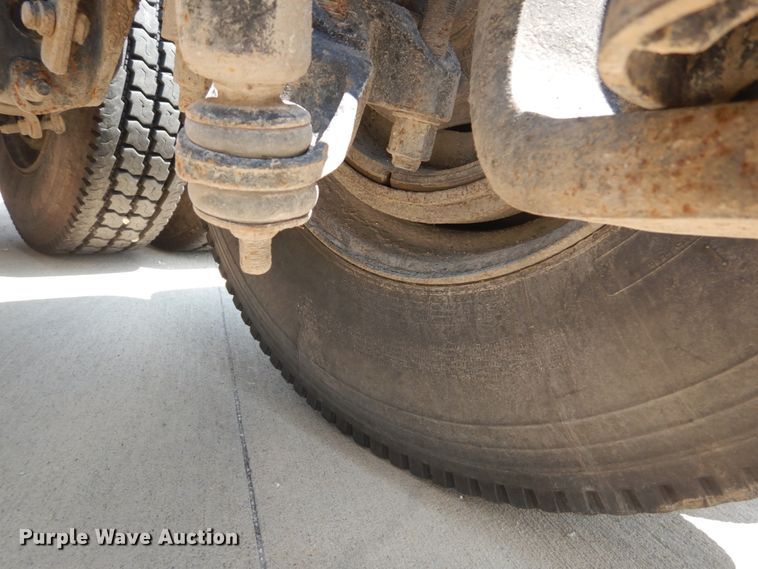 image for item GV9098 2006 Peterbilt 385  semi truck