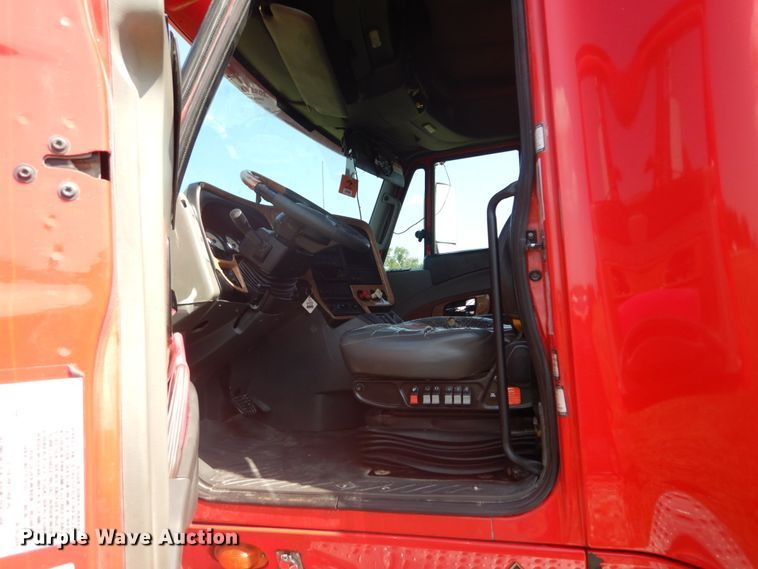 image for item GV9099 2011 International ProStar  semi truck