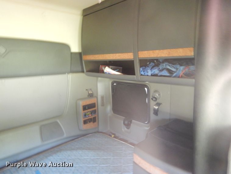 image for item GV9099 2011 International ProStar  semi truck