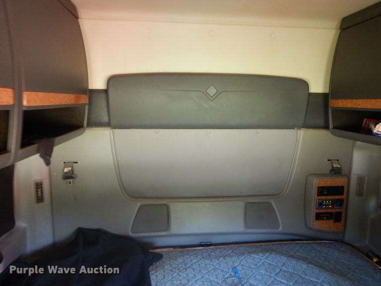 image for item GV9099 2011 International ProStar  semi truck