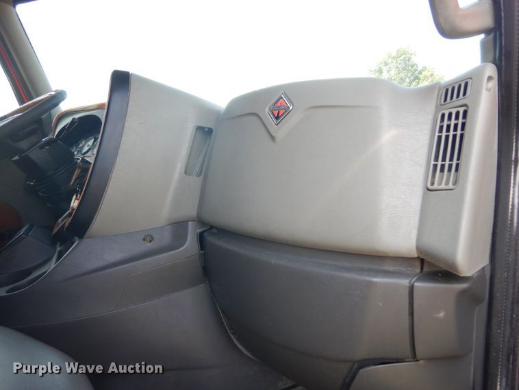 image for item GV9099 2011 International ProStar  semi truck