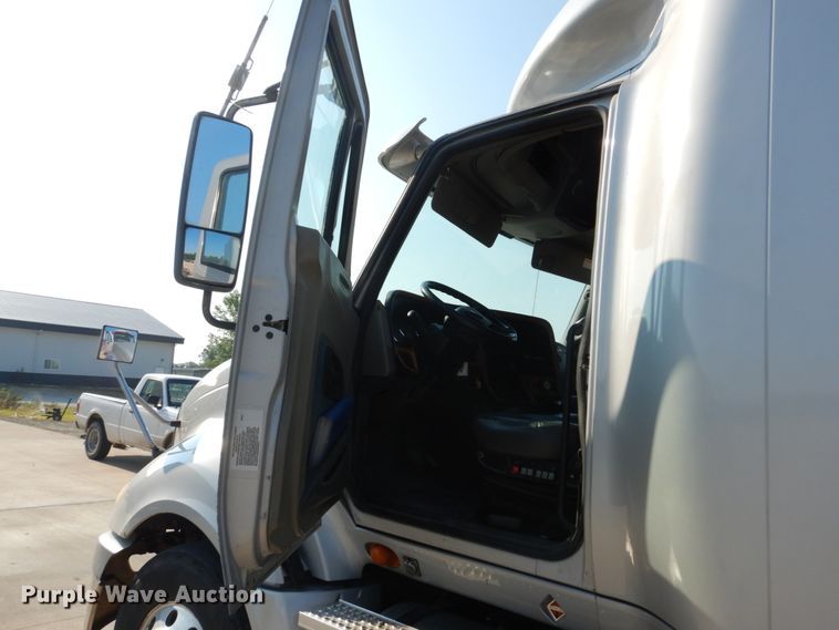 image for item GV9101 2011 International ProStar Premium  semi truck