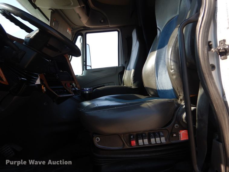 image for item GV9101 2011 International ProStar Premium  semi truck