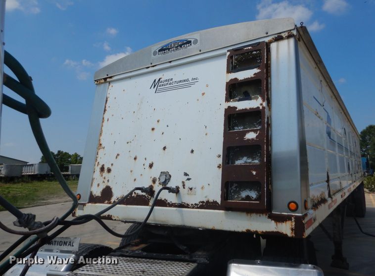 image for item GV9103 2000 Maurer double hopper bottom grain trailer