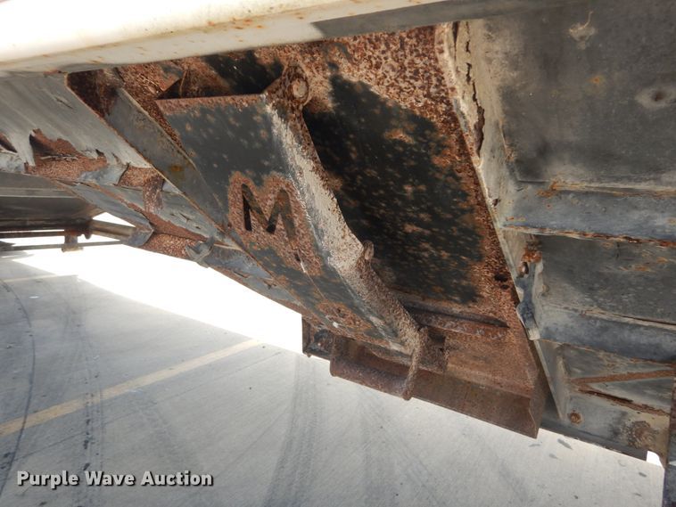 image for item GV9103 2000 Maurer double hopper bottom grain trailer