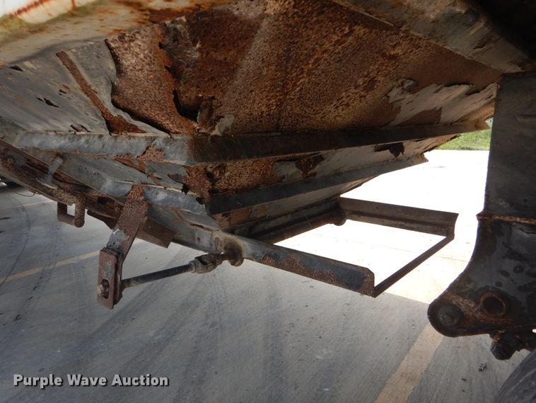 image for item GV9103 2000 Maurer double hopper bottom grain trailer