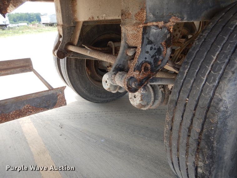 image for item GV9103 2000 Maurer double hopper bottom grain trailer