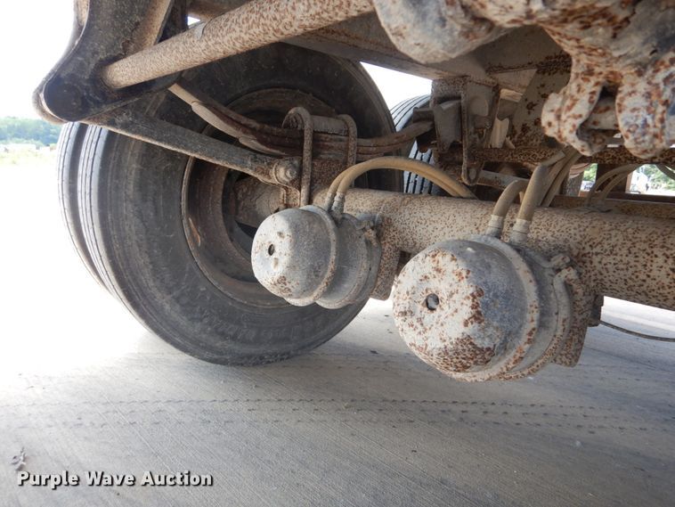 image for item GV9103 2000 Maurer double hopper bottom grain trailer