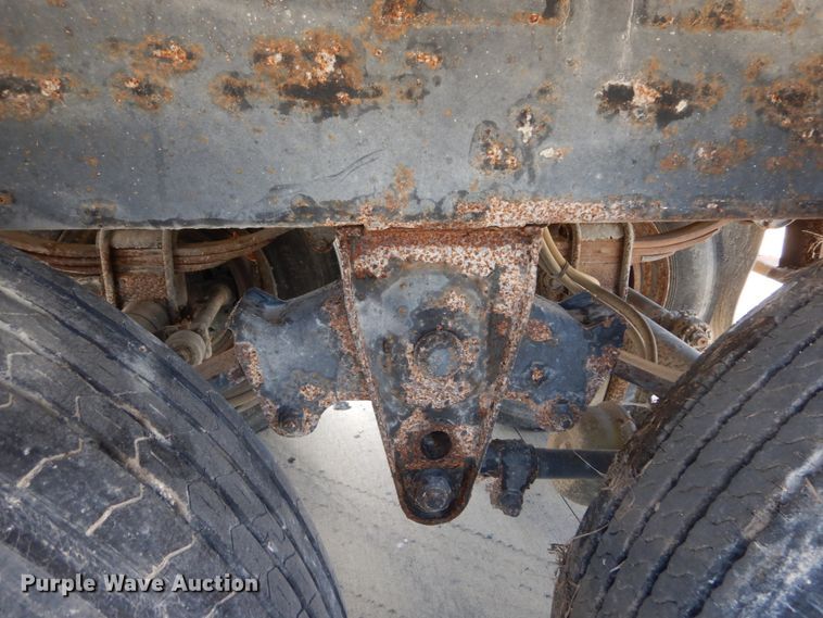 image for item GV9103 2000 Maurer double hopper bottom grain trailer