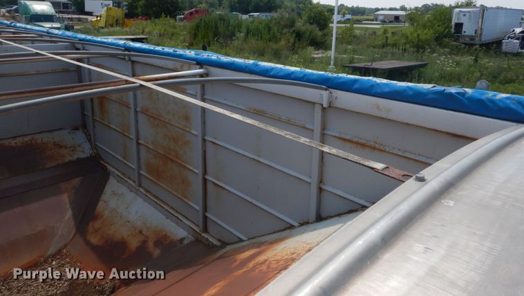 image for item GV9103 2000 Maurer double hopper bottom grain trailer