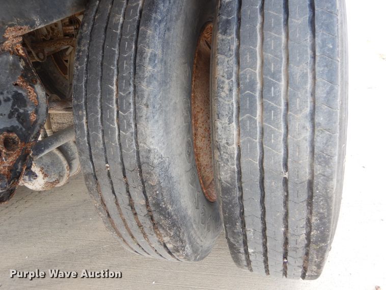 image for item GV9103 2000 Maurer double hopper bottom grain trailer