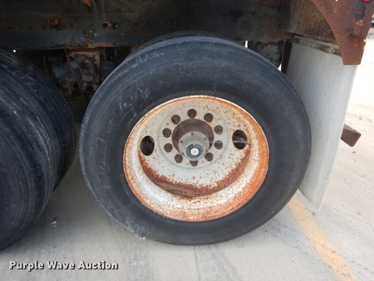 image for item GV9103 2000 Maurer double hopper bottom grain trailer