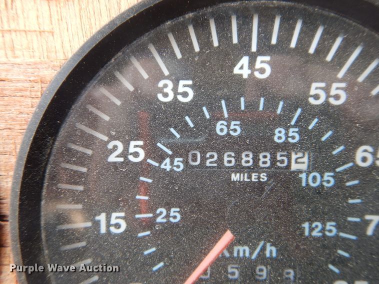 image for item GV9104 1993 Mack CH613  semi truck