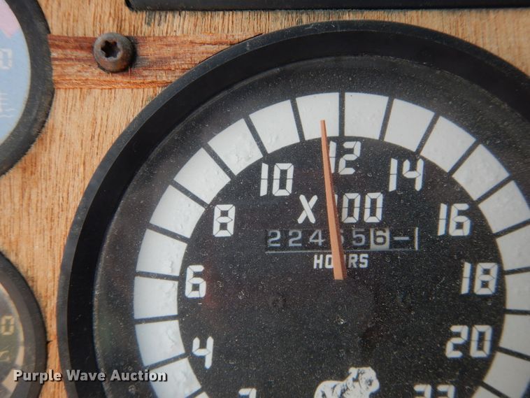 image for item GV9104 1993 Mack CH613  semi truck