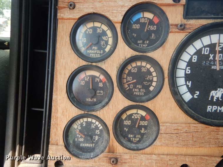 image for item GV9104 1993 Mack CH613  semi truck