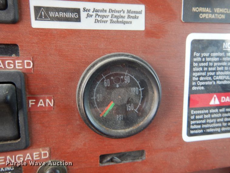 image for item GV9104 1993 Mack CH613  semi truck