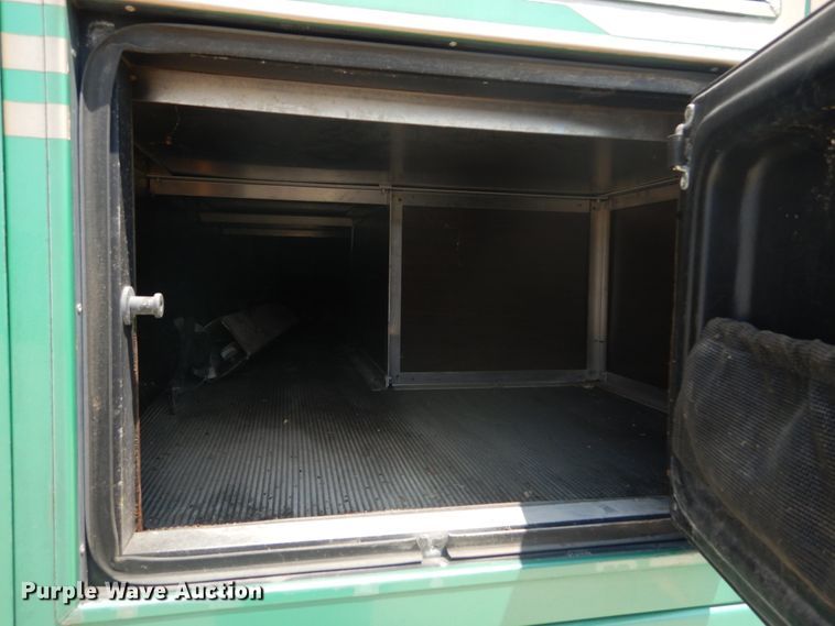 image for item GV9104 1993 Mack CH613  semi truck