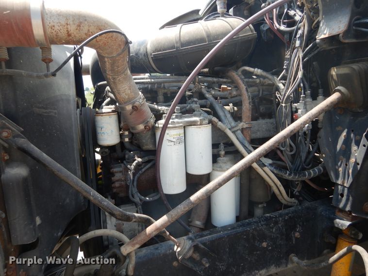 image for item GV9104 1993 Mack CH613  semi truck