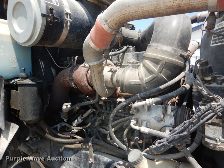 image for item GV9104 1993 Mack CH613  semi truck