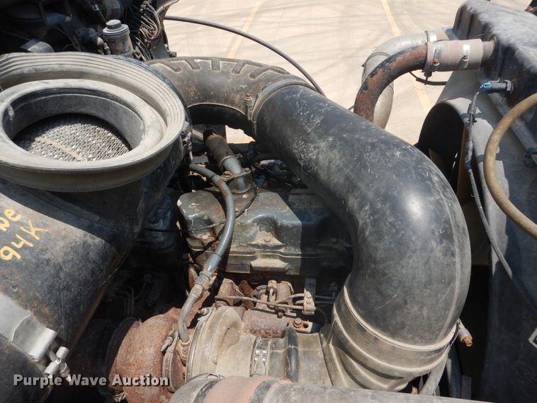 image for item GV9104 1993 Mack CH613  semi truck