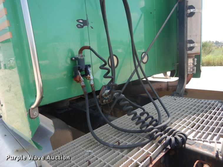 image for item GV9104 1993 Mack CH613  semi truck