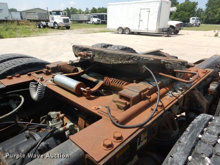 image for item GV9104 1993 Mack CH613  semi truck