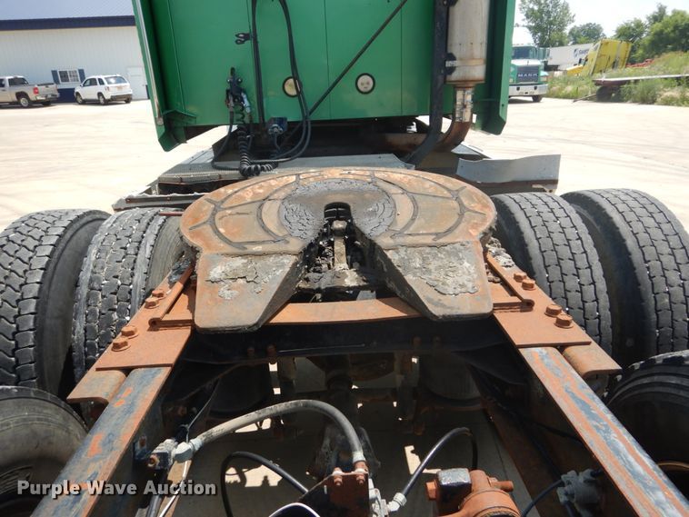 image for item GV9104 1993 Mack CH613  semi truck