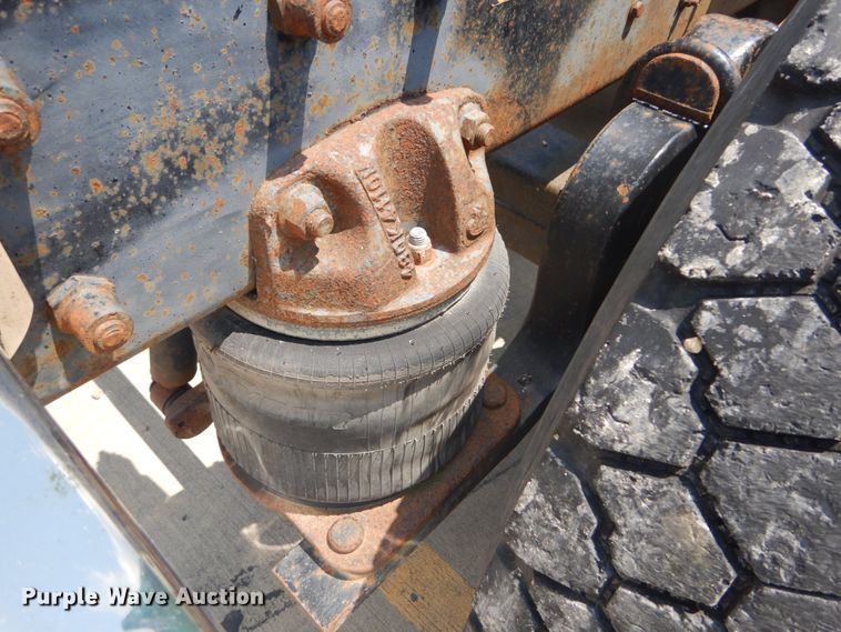 image for item GV9104 1993 Mack CH613  semi truck