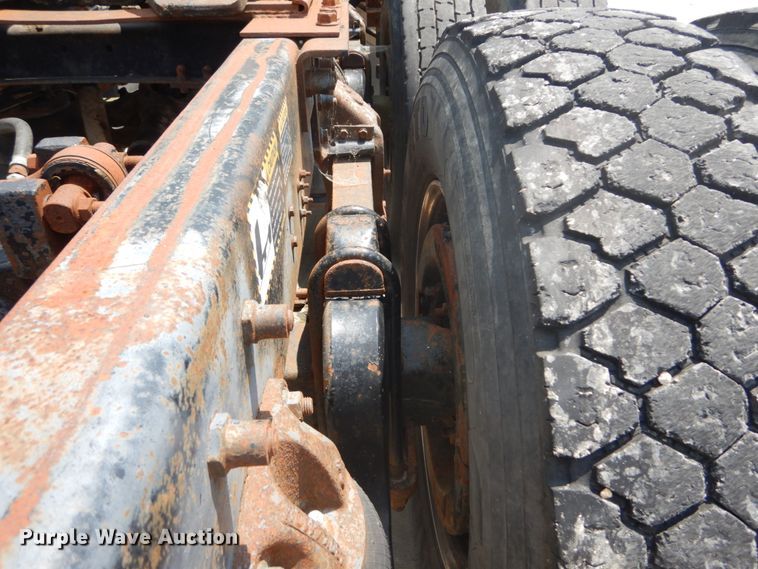 image for item GV9104 1993 Mack CH613  semi truck