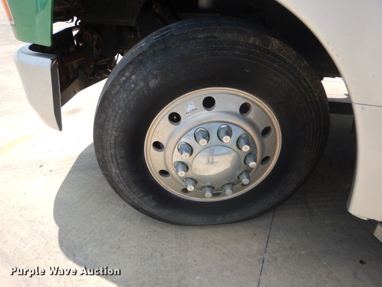 image for item GV9104 1993 Mack CH613  semi truck