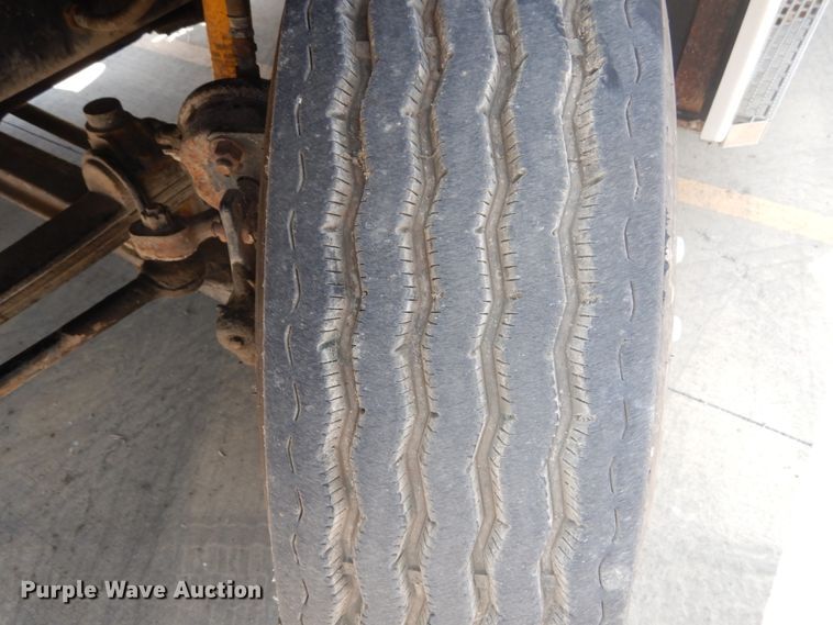 image for item GV9104 1993 Mack CH613  semi truck