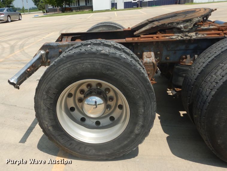 image for item GV9104 1993 Mack CH613  semi truck