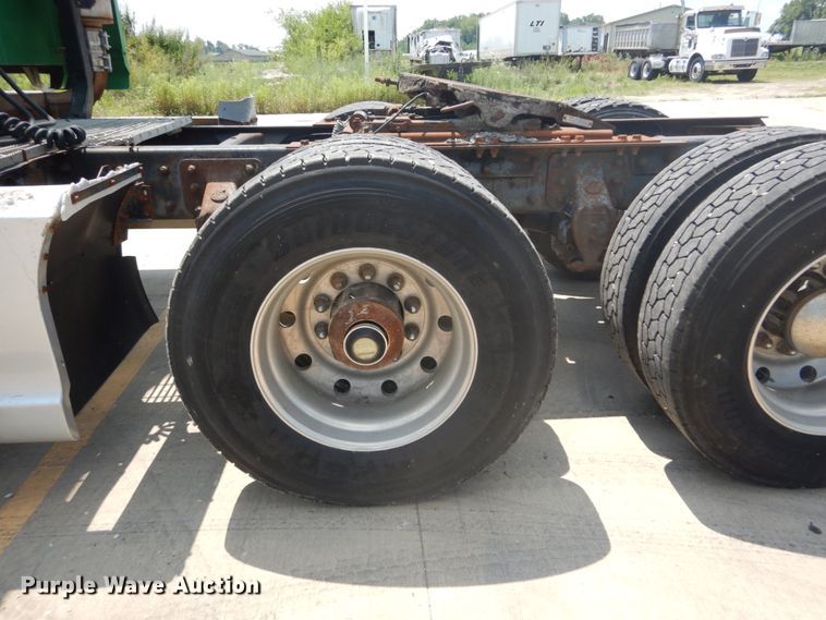 image for item GV9104 1993 Mack CH613  semi truck