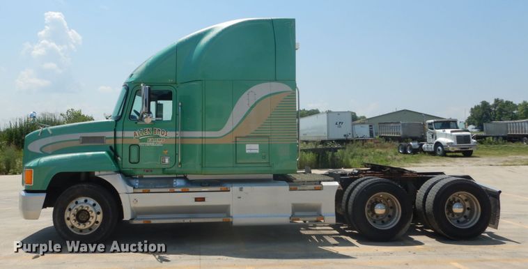 image for item GV9106 1993 Mack CH613  semi truck